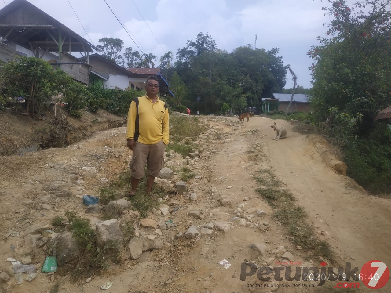 Cerita Kades Kempawa Soal Akses Jalan di Desanya Rusak Parah dan Kebutuhan Pertanian
