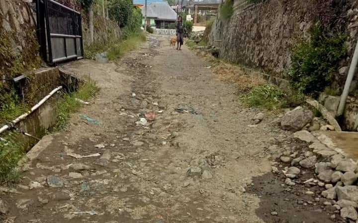 Warga Minta Perhatian Serius Pemkab Karo Perbaiki Akses Jalan  Rusak Parah di Desa Jaranguda