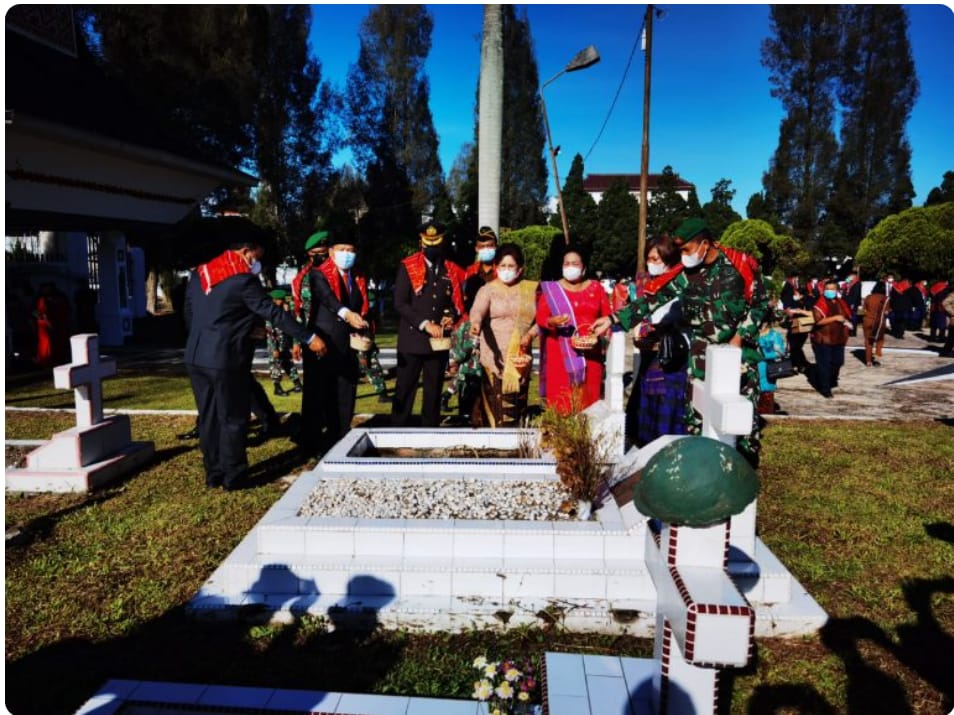 Perayaan HUT Kabupaten Karo ke 75 Tahun yang Sederhana: Ziaran ke Makam Pahlawan
