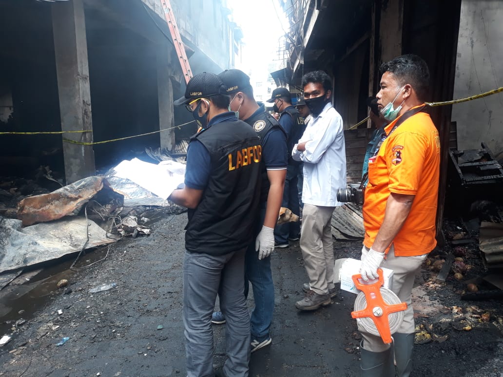 Labfor Polda Sumut Olah TKP Pasar Tingkat Berastagi, Kapolres Karo: Menyelidiki Penyebab Kebakaran