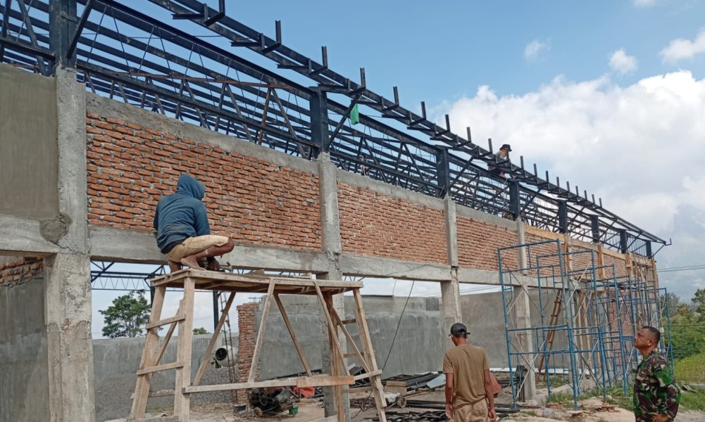 Danramil 06/MT Kapten Inf JE Sembiring Tinjau Pembangunan Koperasi Merah Putih Desa Kineppen