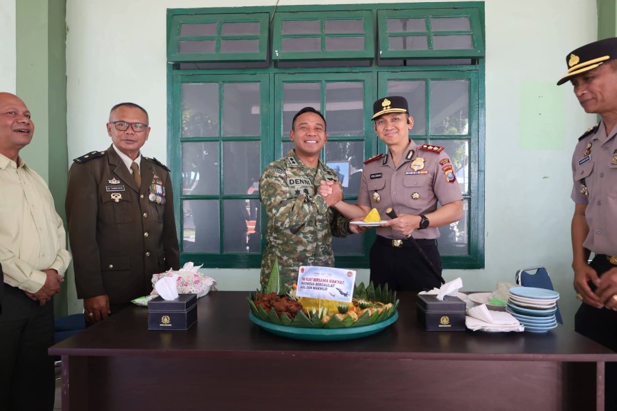Kejutan Hangat di HUT ke-81 TNI, Kapolres dan BRI Sidikalang Sambangi Markas Kodim 0206/Dairi