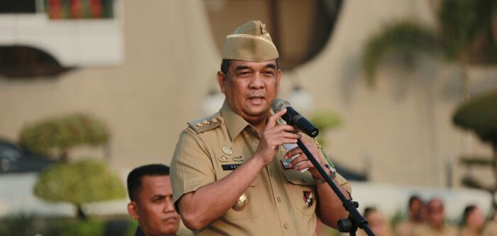 Wakil Gubernur Riau Tegur ASN Berpakaian PDH tak Sesuai Aturan