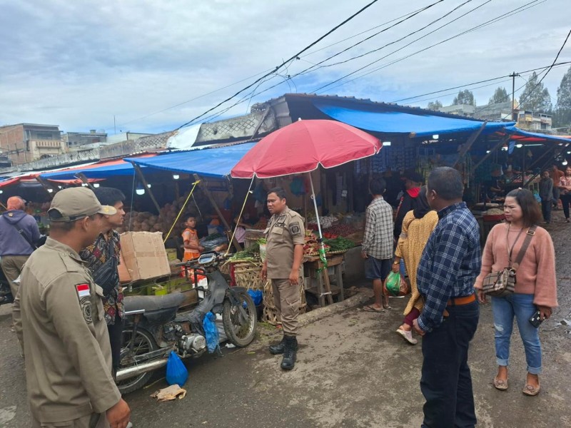 Tertibkan PKL, Satpol PP Dan Disperindag Kabupaten Karo Imbau PKL Tidak Berjualan di Bahu Jalan dan Trotoar
