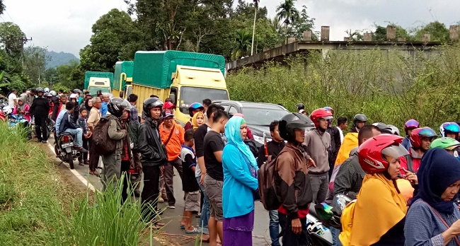 Banjir di Pangkalan: Jalan Sumbar -Riau Sudah Bisa Dilalui Sabtu (30/17) Pukul 18: 00 WIB
