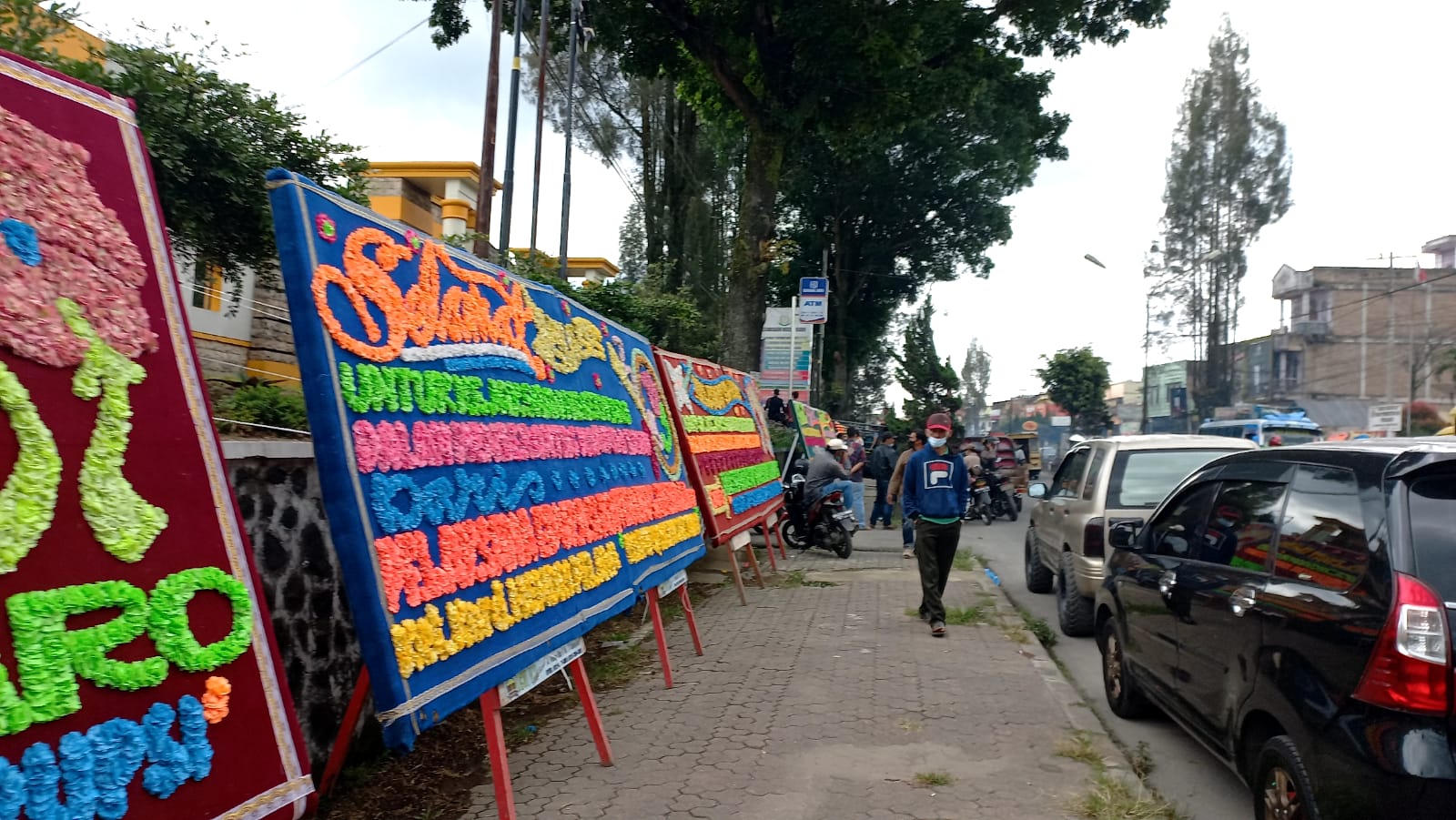 Masyarakat Kirim Papan Bunga, Ketua PJTK Mendukung Penuh Kinerja Kejari Karo