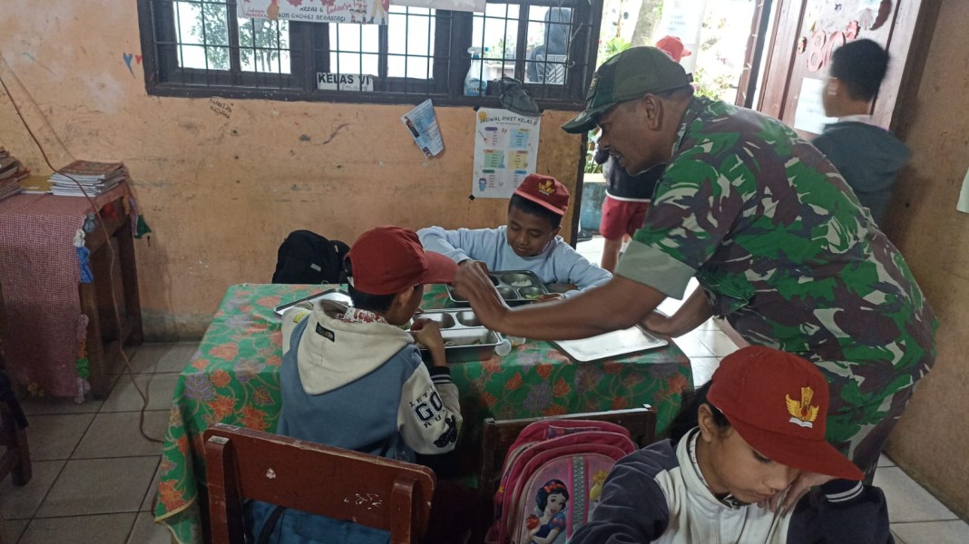 Dandim 0205/TK Letkol Inf Robert Panjaitan Instruksikan Babinsa Awasi Program MBG