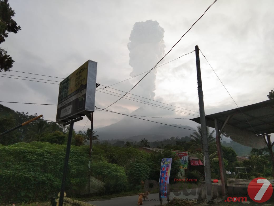 Pagi Tadi Gunung Sinabung Kembali Erupsi Durasi 6 Menit, Ini Imbauan PVMBG Kepada Masyarakat